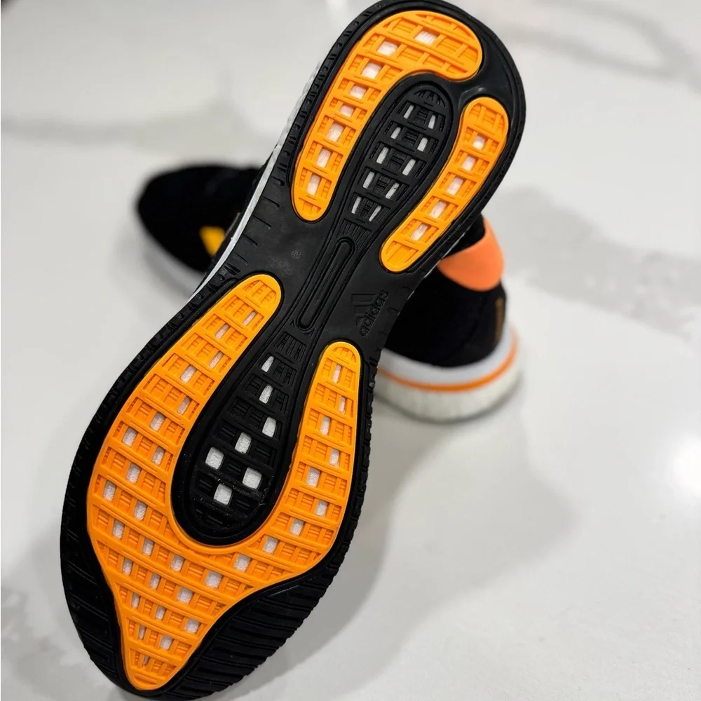 Adidas Supernova M 'Black Flash Orange' running shoe with model number GX2964. - Picture 3 of 5